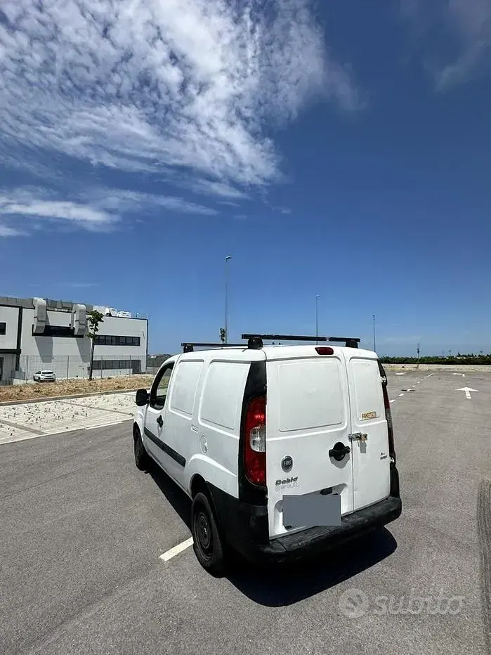 Usata Fiat Doblò 75 CV (55 kW) 2006 Bianco Monovolume