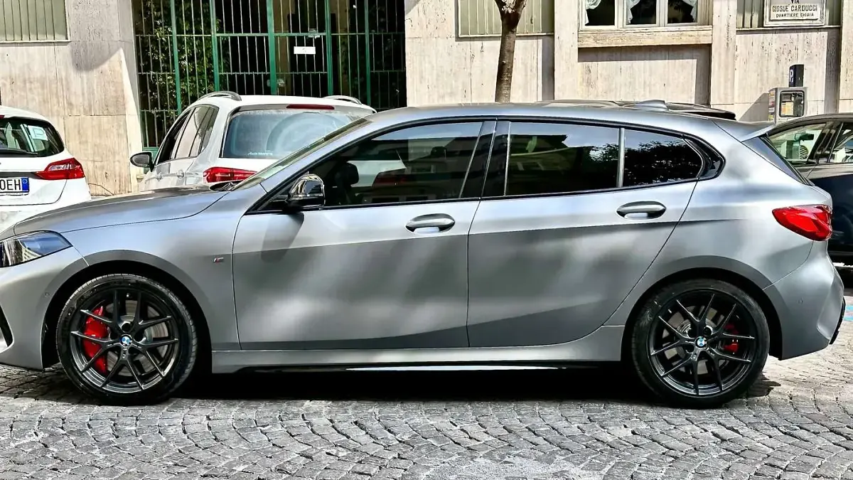 Usata BMW M135 Comfort Edition 306 CV (225 kW) 2022 Grigio Utilitaria