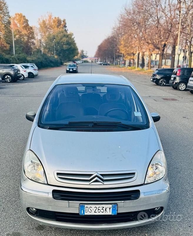 Grigio Usata 2008 Citroën Xsara Picasso Monovolume | 1990 € (Buon prezzo) - Immagine 1/4