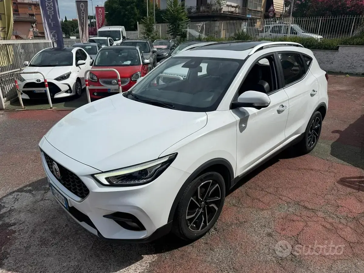Usata MG ZS Luxury 111 CV (81 kW) 2023 Bianco SUV
