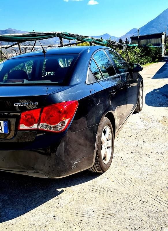 Usata Chevrolet Cruze 141 CV (103 kW) 2011 Nero Berlina