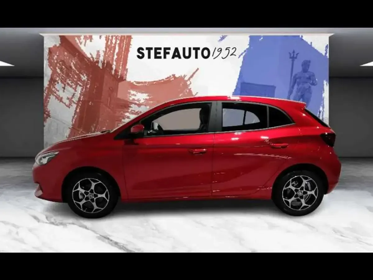 Nuova MG MG3 Luxury 102 CV (75 kW) 2026 Rosso diamond Utilitaria