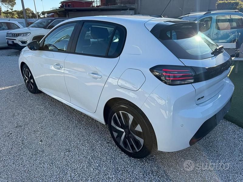 Usata Peugeot 208 Active 75 CV (55 kW) 2024 Bianco Utilitaria