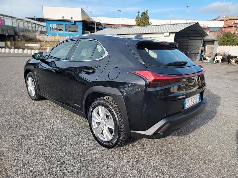 Usata Lexus UX 152 CV (111 kW) 2021 Nero SUV