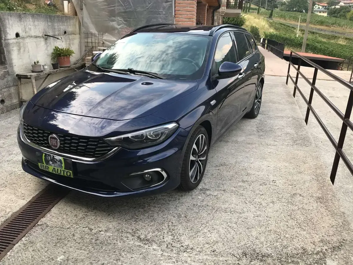Usata Fiat Tipo Lounge 120 CV (88 kW) 2018 Blu/azzurro Station wagon