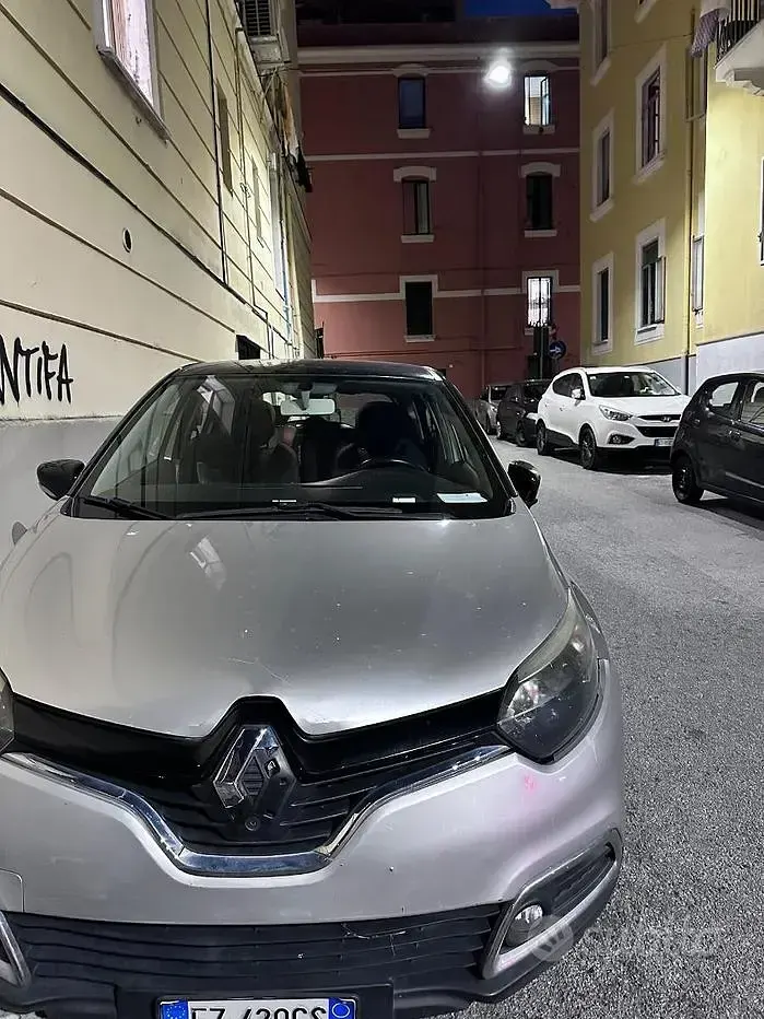 Usata Renault Captur 90 CV (66 kW) 2015 Grigio SUV