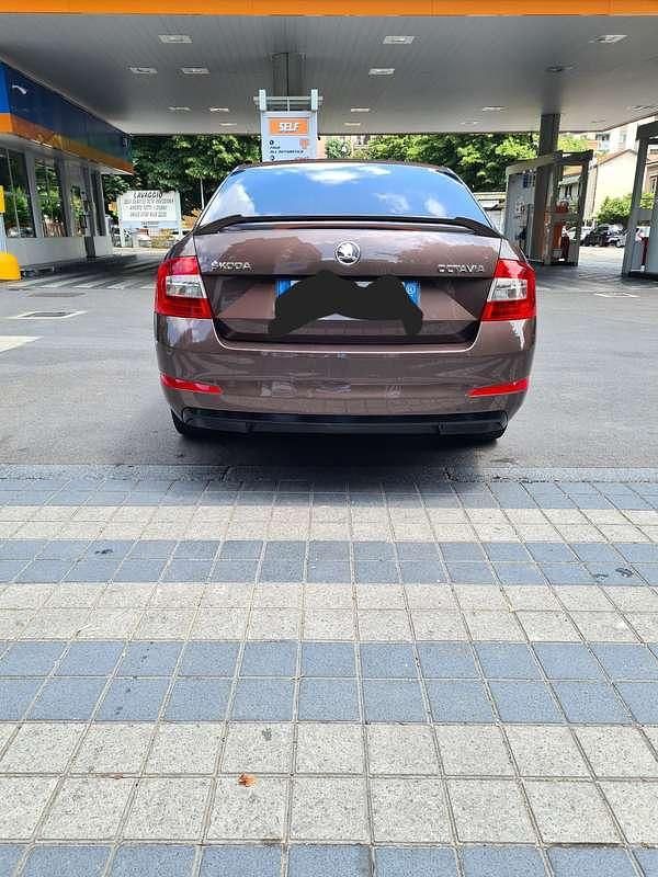 Usata Skoda Octavia Elegance 105 CV (77 kW) 2014 Utilitaria