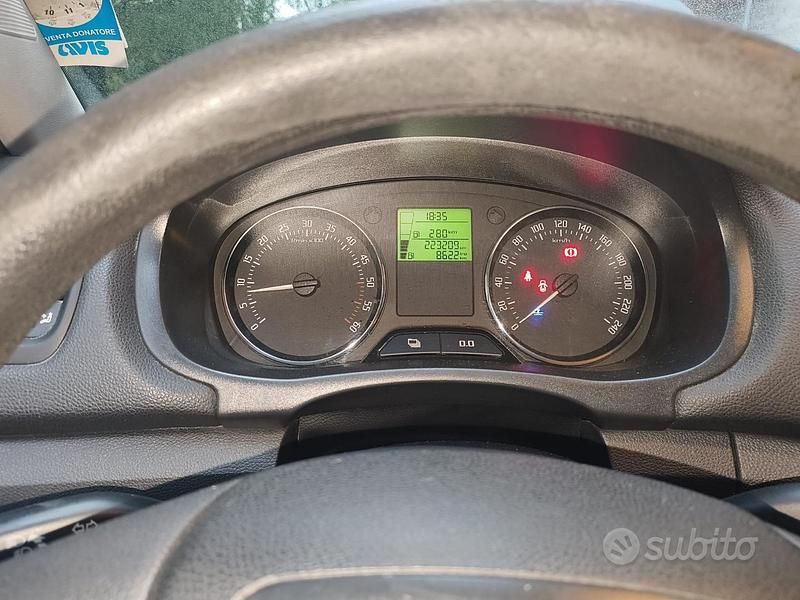 Usata Skoda Fabia 75 CV (55 kW) 2010 Grigio Station wagon