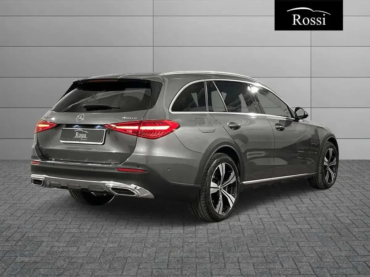 Usata Mercedes C220 Advanced Plus 197 CV (144 kW) 2023 Grigio scuro metallizzato Station wagon
