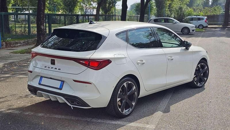 Usata Cupra Leon 150 CV (110 kW) 2023 Bianco Berlina