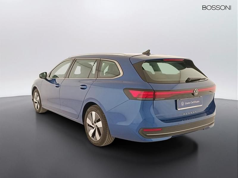 Usata VW Passat Business 150 CV (110 kW) 2024 Blu Station wagon