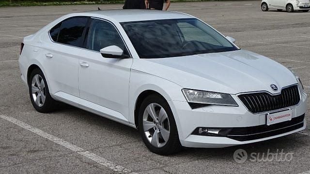 Usata Skoda Superb Executive 120 CV (88 kW) 2016 Bianco Berlina