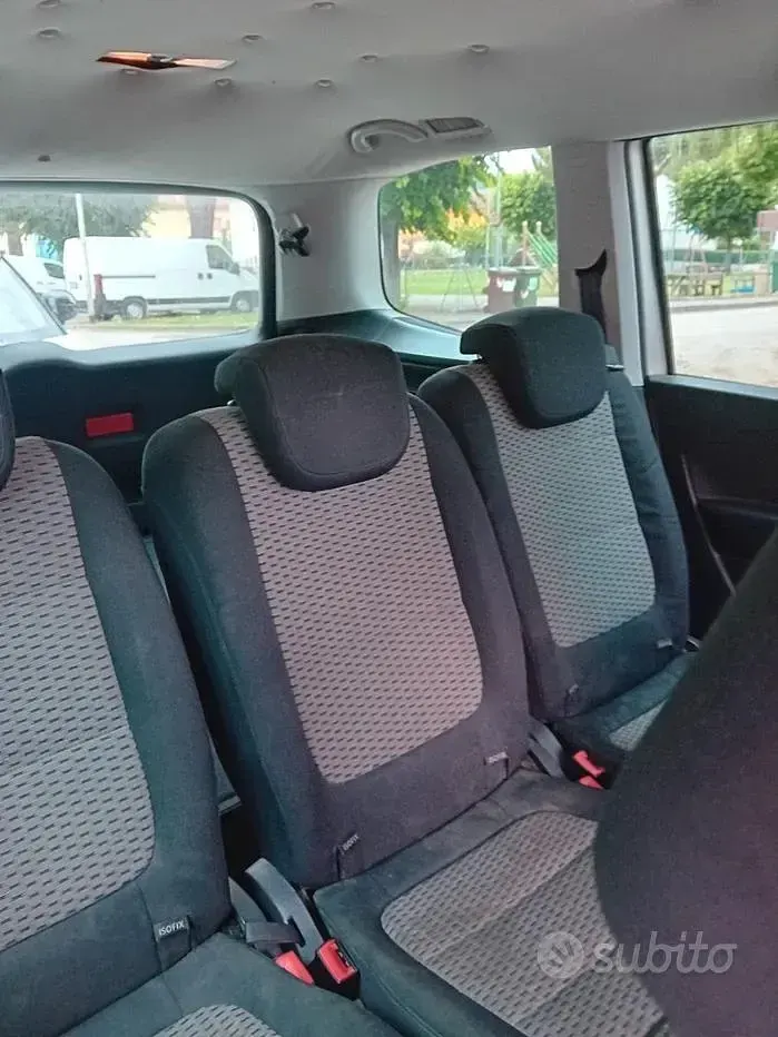 Usata VW Sharan 140 CV (102 kW) 2011 Grigio Monovolume