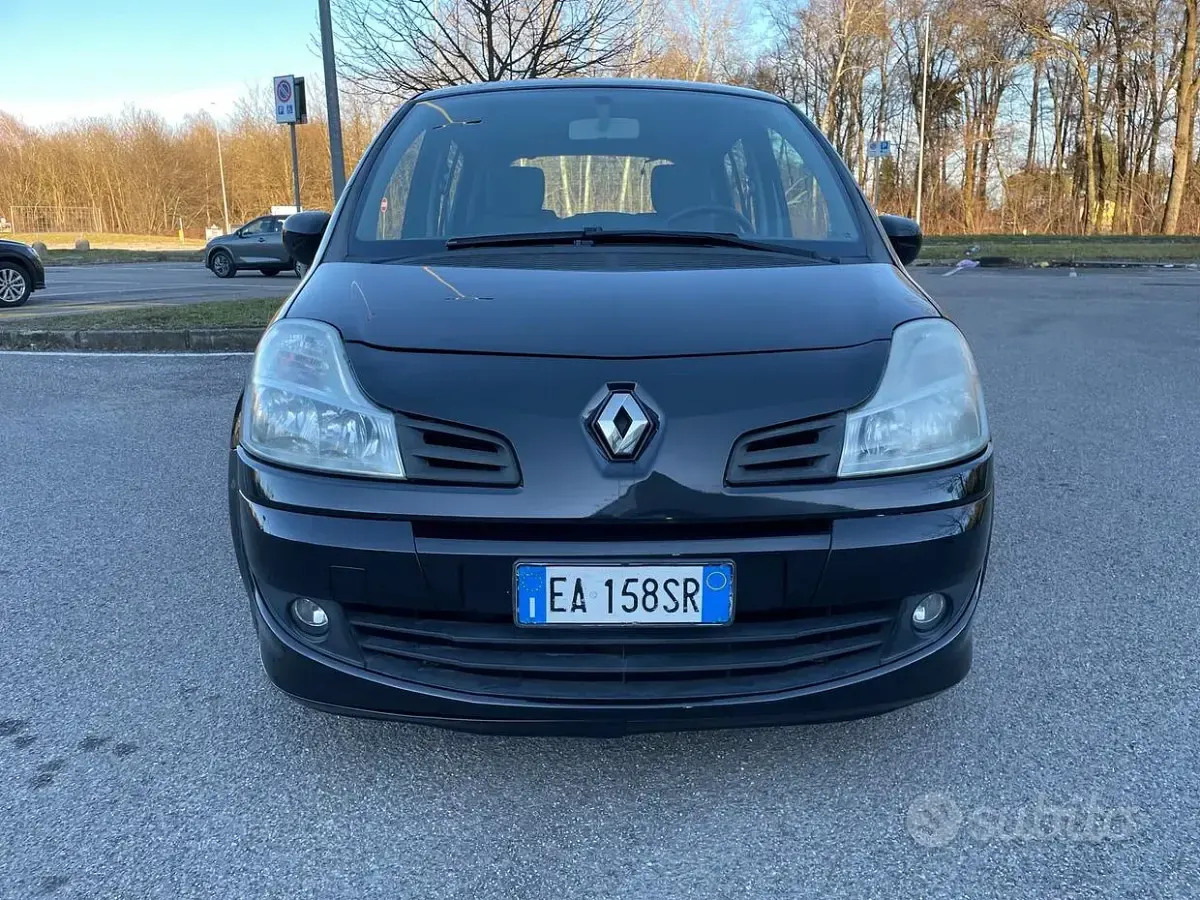 Usata Renault Modus Dynamique 75 CV (55 kW) 2010 Nero Monovolume