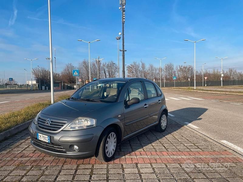 Usata Citroën C3 Exclusive 73 CV (53 kW) 2004 Grigio Berlina