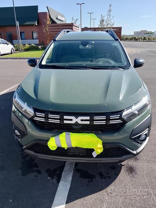 Usata Dacia Jogger 110 CV (80 kW) 2022 Verde Monovolume