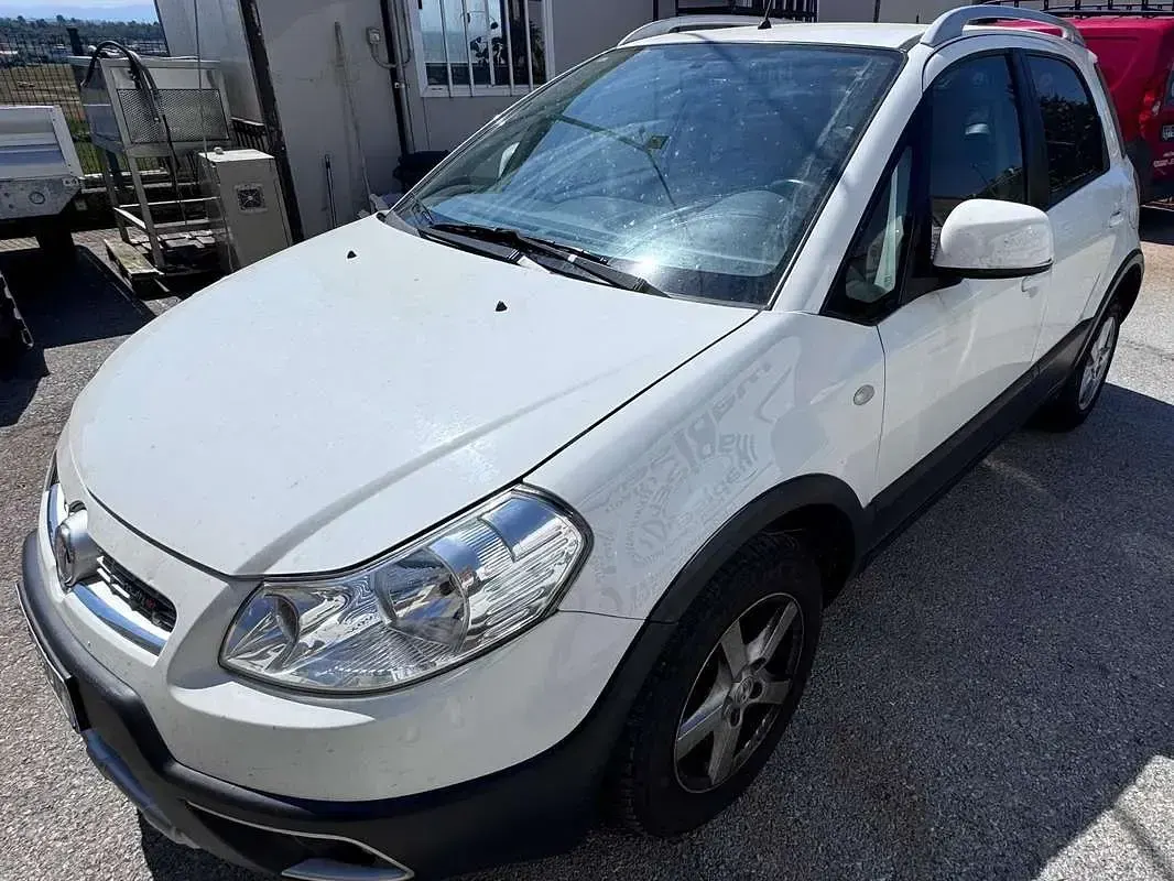 Usata Fiat Sedici 135 CV (99 kW) 2010 Bianco SUV