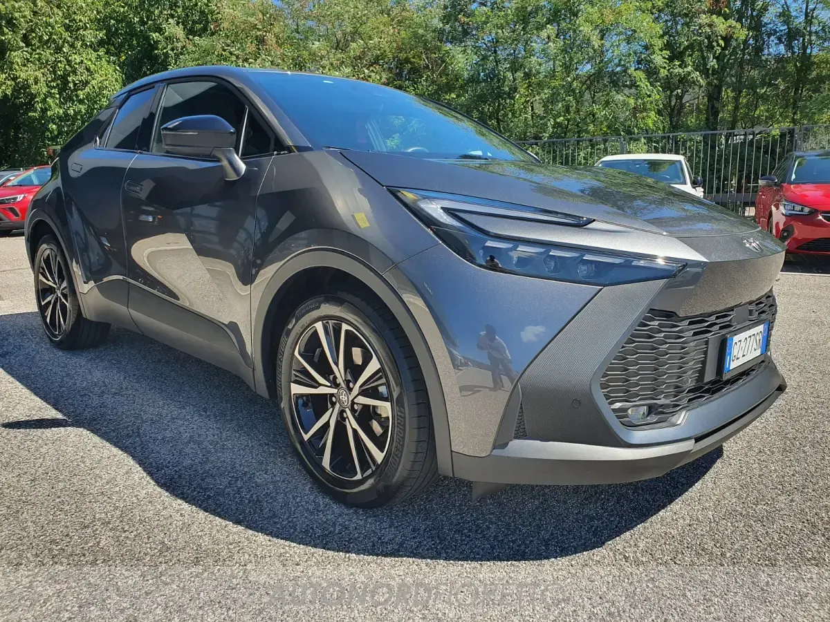 Usata Toyota C-HR Trend 140 CV (102 kW) 2025 Grigio SUV