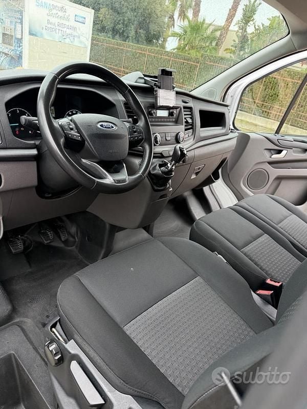 Occasion Ford Transit Custom Titanium 131 ch (96 kW) 2023 Blanc Berline