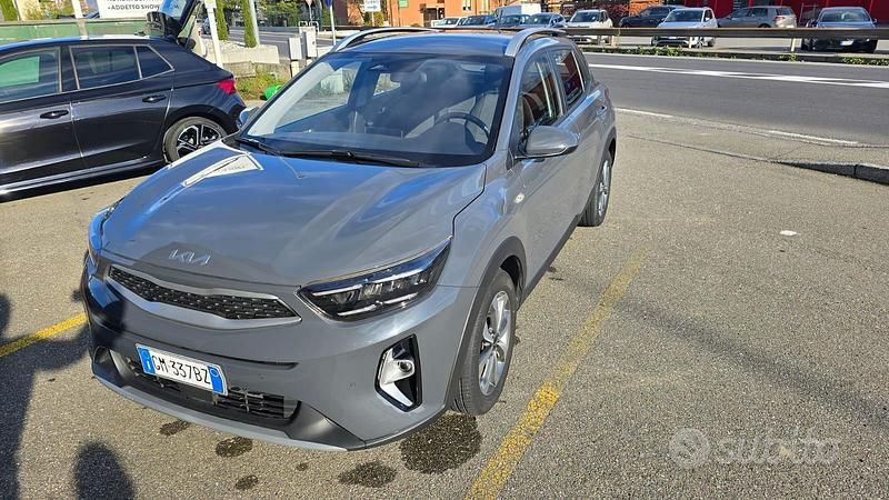 Usata Kia Stonic 84 CV (61 kW) 2023 Grigio SUV