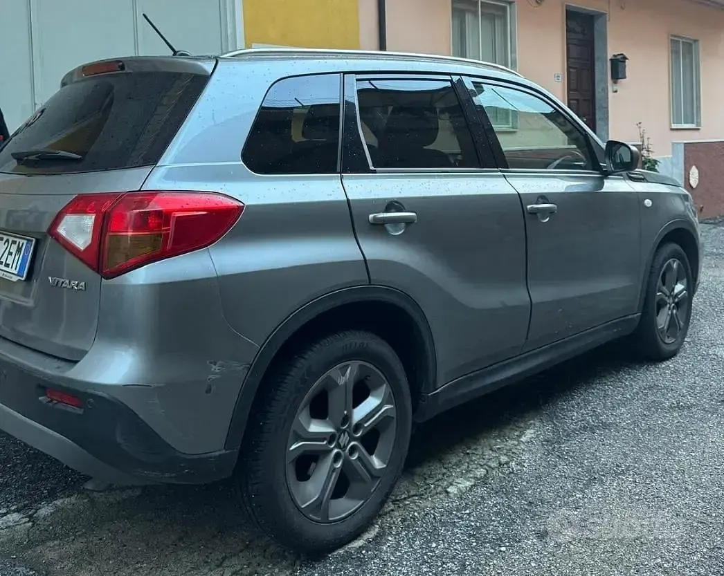 Usata Suzuki Vitara 120 CV (88 kW) 2017 Grigio SUV
