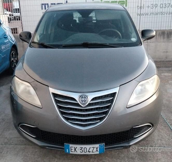 Usata Lancia Ypsilon 95 CV (69 kW) 2012 Grigio Utilitaria