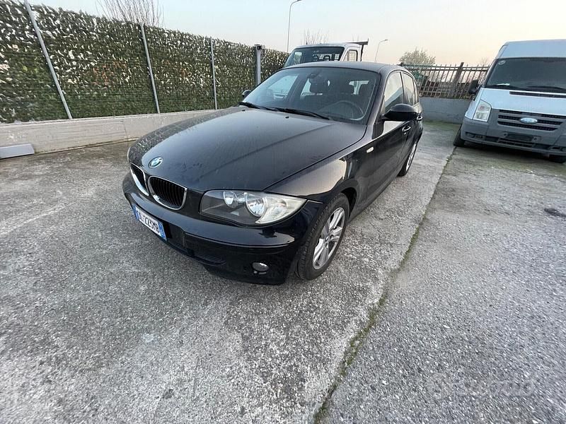Usata BMW 120 143 CV (105 kW) 2008 Nero Utilitaria