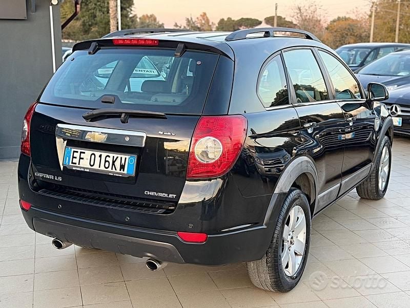 Usata Chevrolet Captiva LT 126 CV (92 kW) 2010 Nero SUV