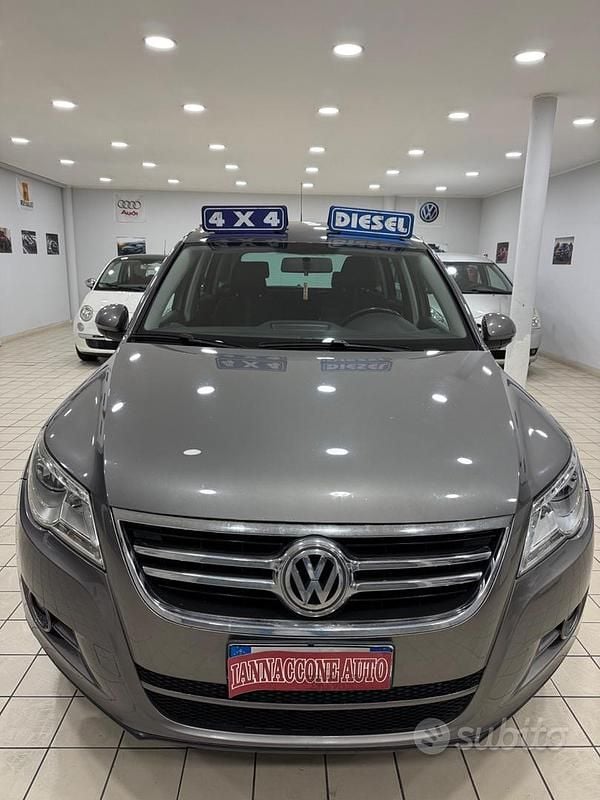 Usata VW Tiguan 140 CV (102 kW) 2011 Grigio SUV