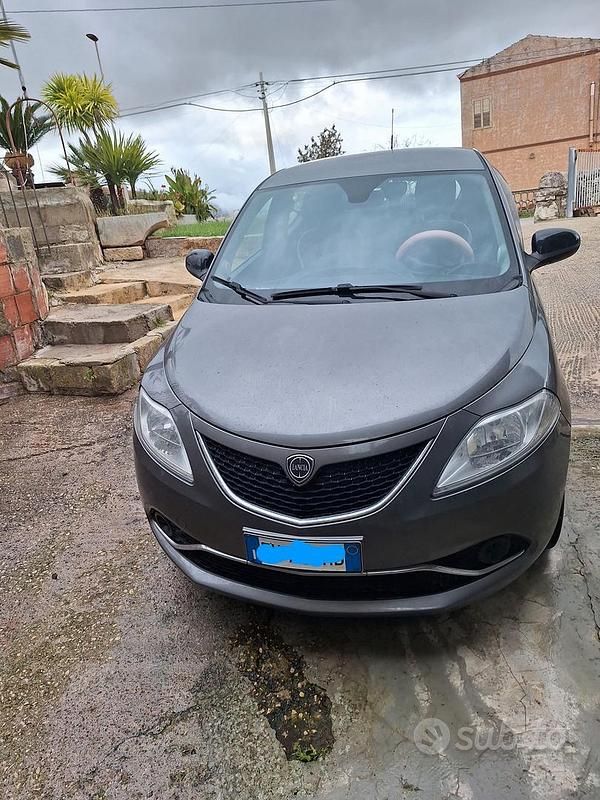 Usata Lancia Ypsilon 2017 Grigio Utilitaria