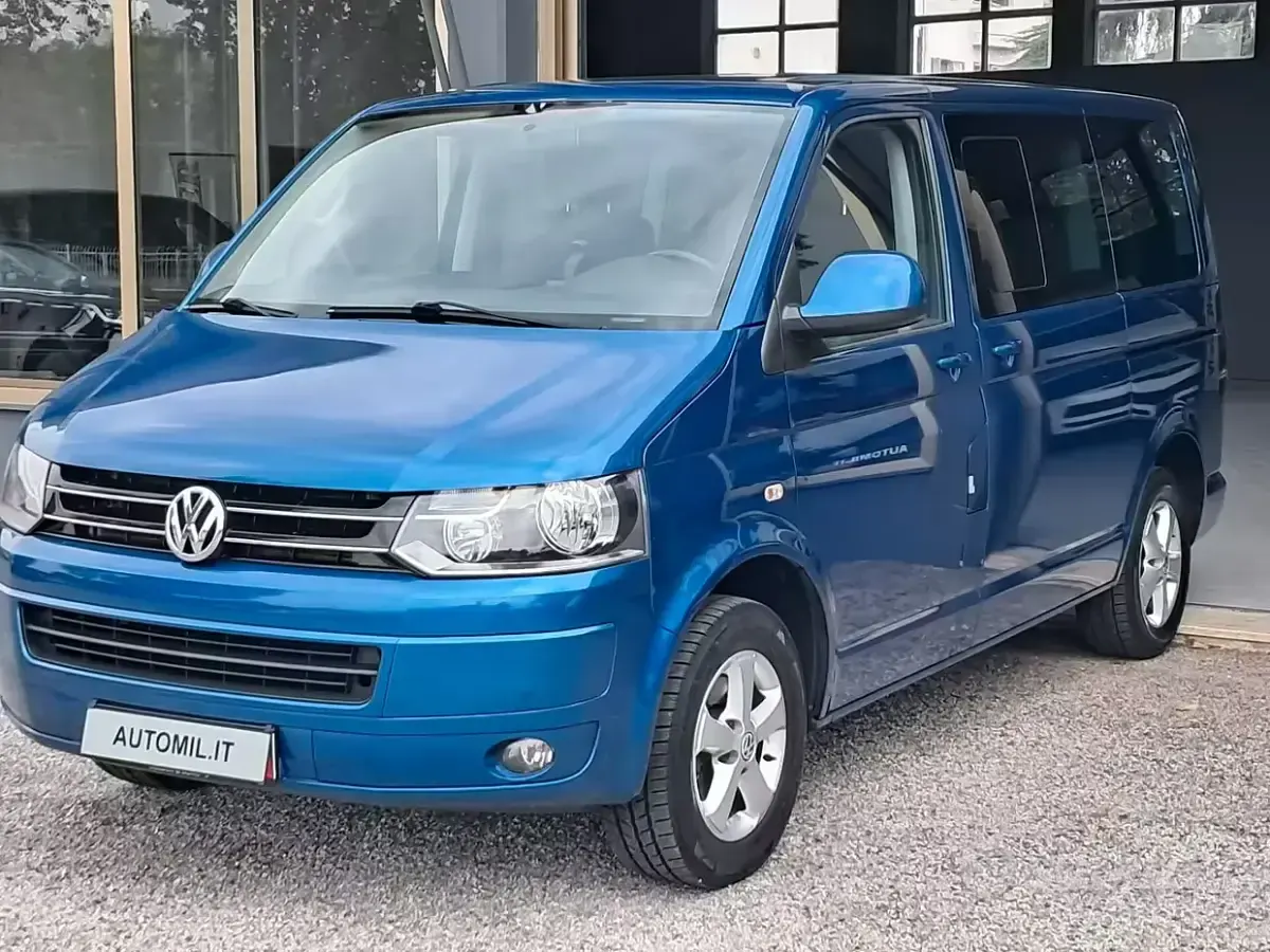 Usata VW Multivan Startline 140 CV (102 kW) 2010 Blu Monovolume