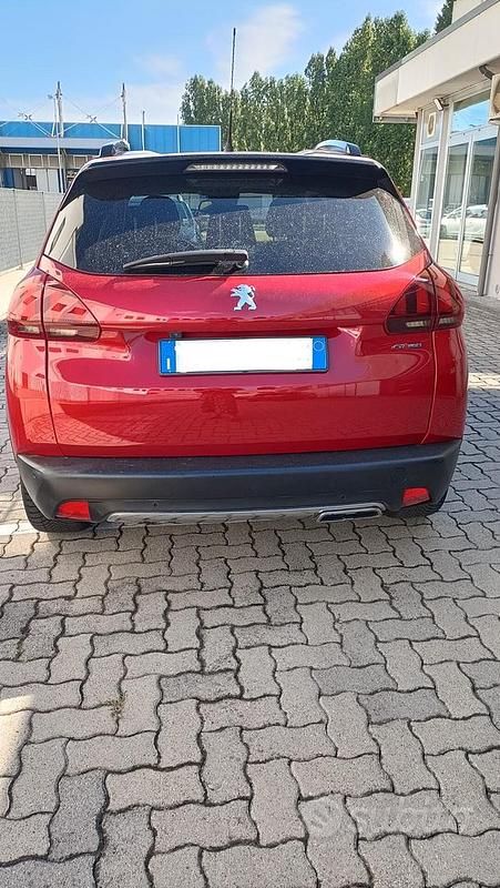 Usata Peugeot 2008 GT-line 110 CV (80 kW) 2017 Rosso SUV