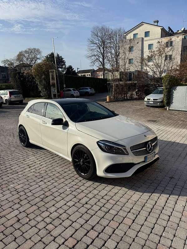 Usata Mercedes A180 Premium 116 CV (85 kW) 2018 Berlina