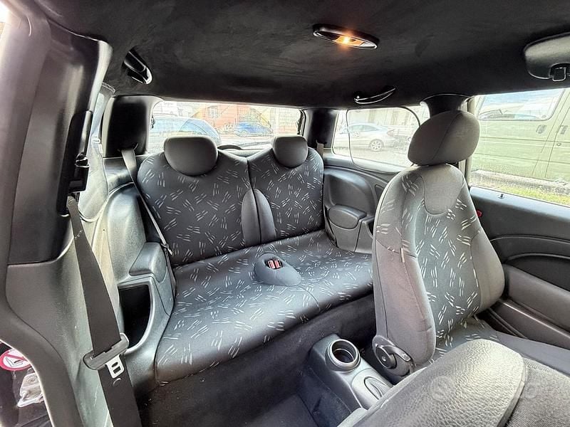 Usata Mini One D 75 CV (55 kW) 2004 Nero Utilitaria