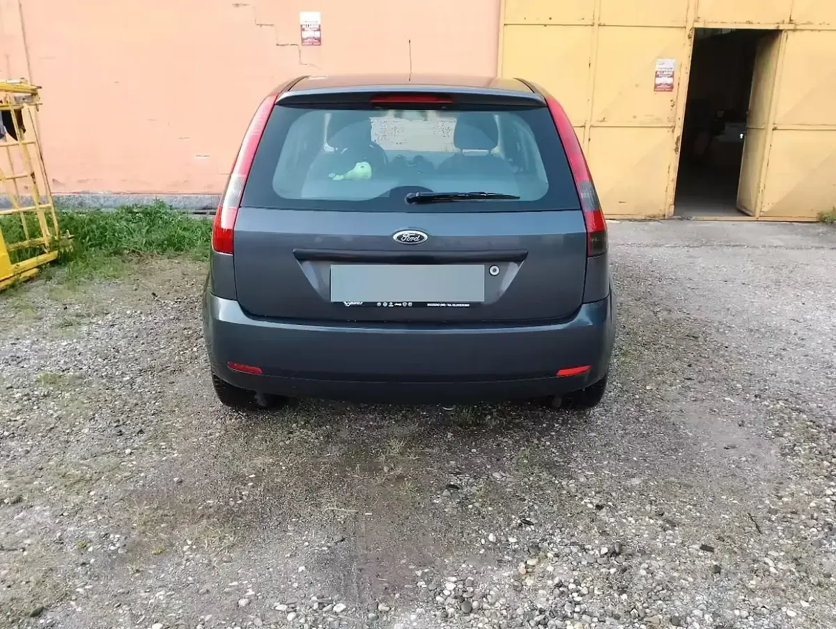 Usata Ford Fiesta 80 CV (58 kW) 2004 Grigio Utilitaria