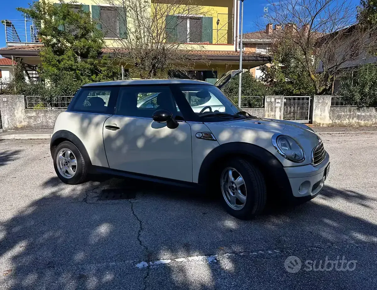 Usata Mini ONE 75 CV (55 kW) 2009 Bianco Utilitaria