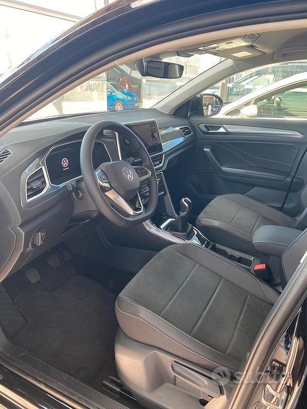 Usata VW T-Roc Style 116 CV (85 kW) 2024 Nero SUV