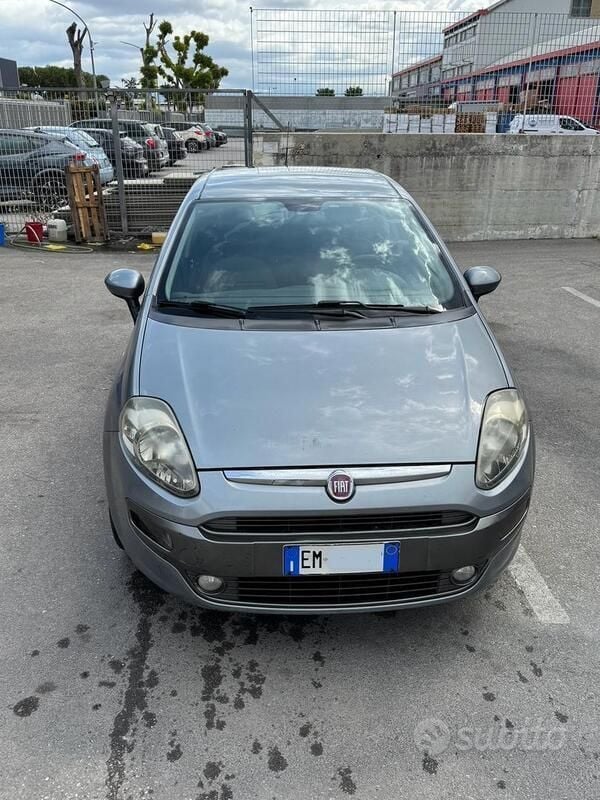 Usata Fiat Punto Evo 65 CV (47 kW) 2012 Grigio Utilitaria