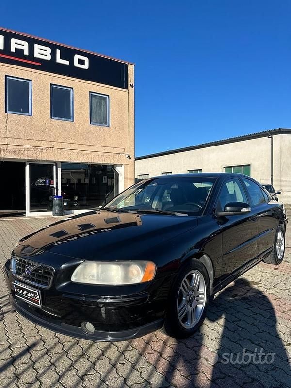 Usata Volvo S60 Summum 163 CV (119 kW) 2007 Nero Berlina