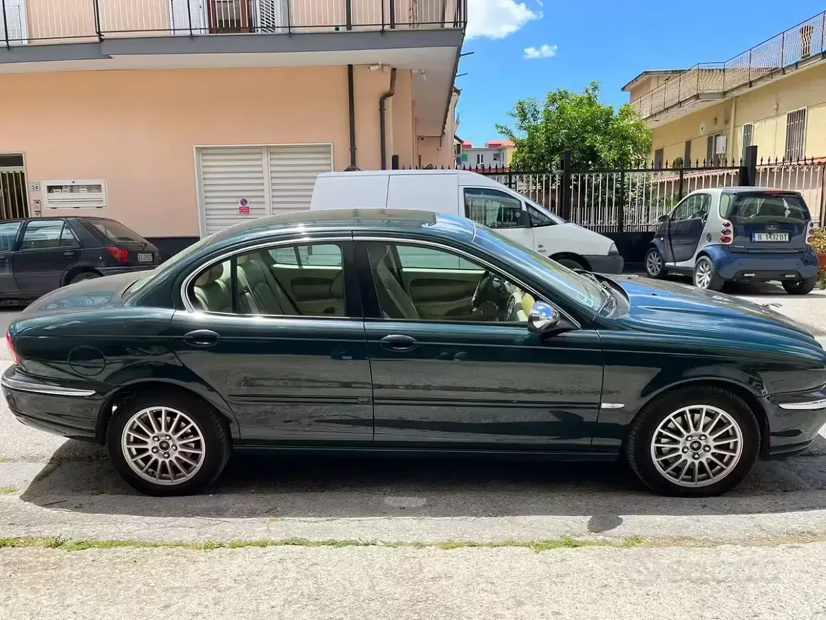 Usata Jaguar X-type 145 CV (106 kW) 2006 Verde Berlina