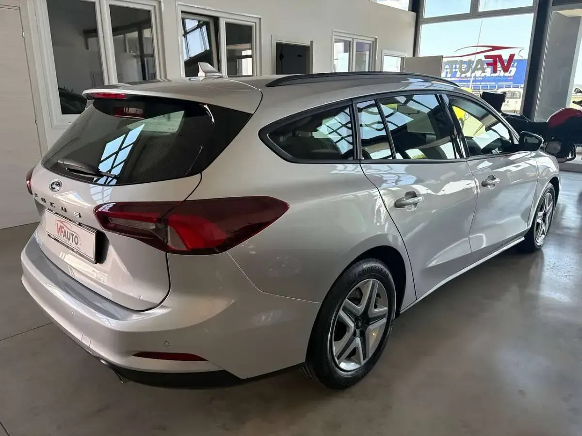 Usata Ford Focus Business Edition 120 CV (88 kW) 2022 Argento Station wagon