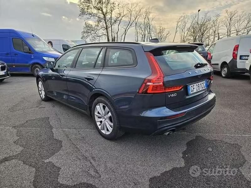 Usata Volvo V60 Business Edition 197 CV (144 kW) 2021 Blu Station wagon