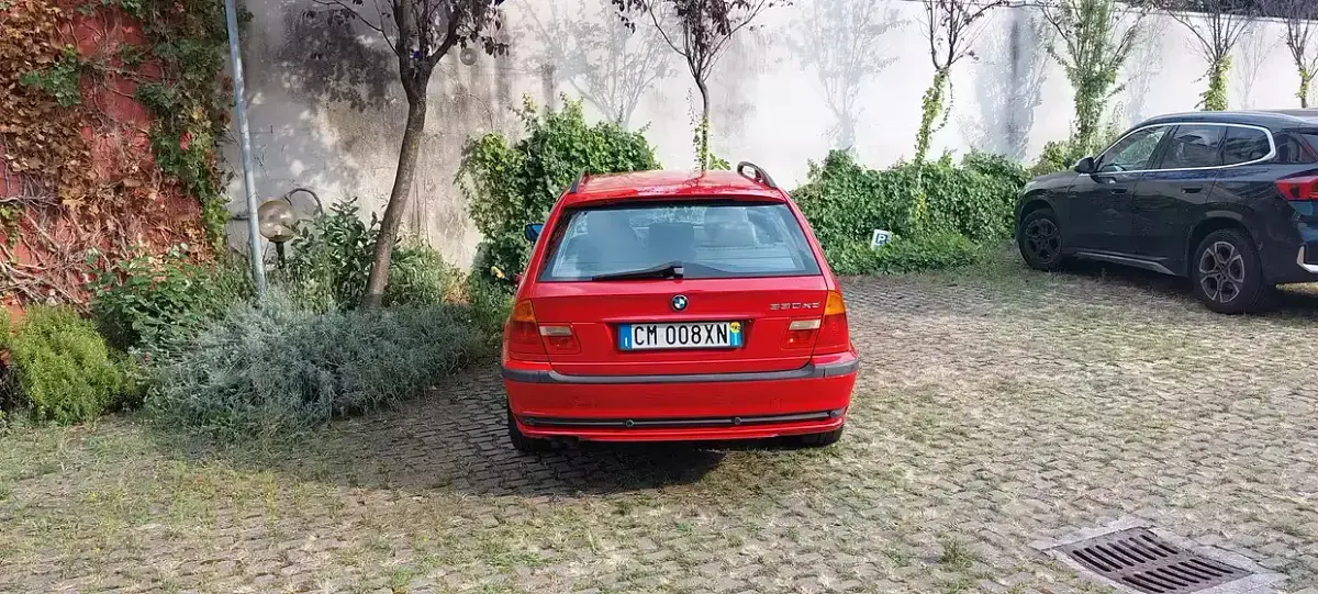 Usata BMW 330 204 CV (150 kW) 2004 Rosso Station wagon