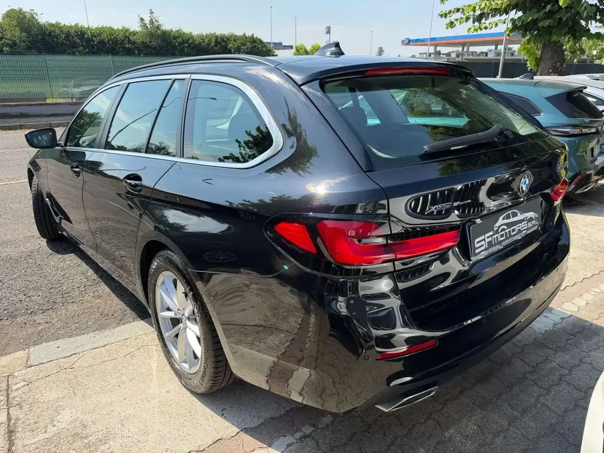 Usata BMW 520 Luxury Line 190 CV (139 kW) 2022 Nero Berlina