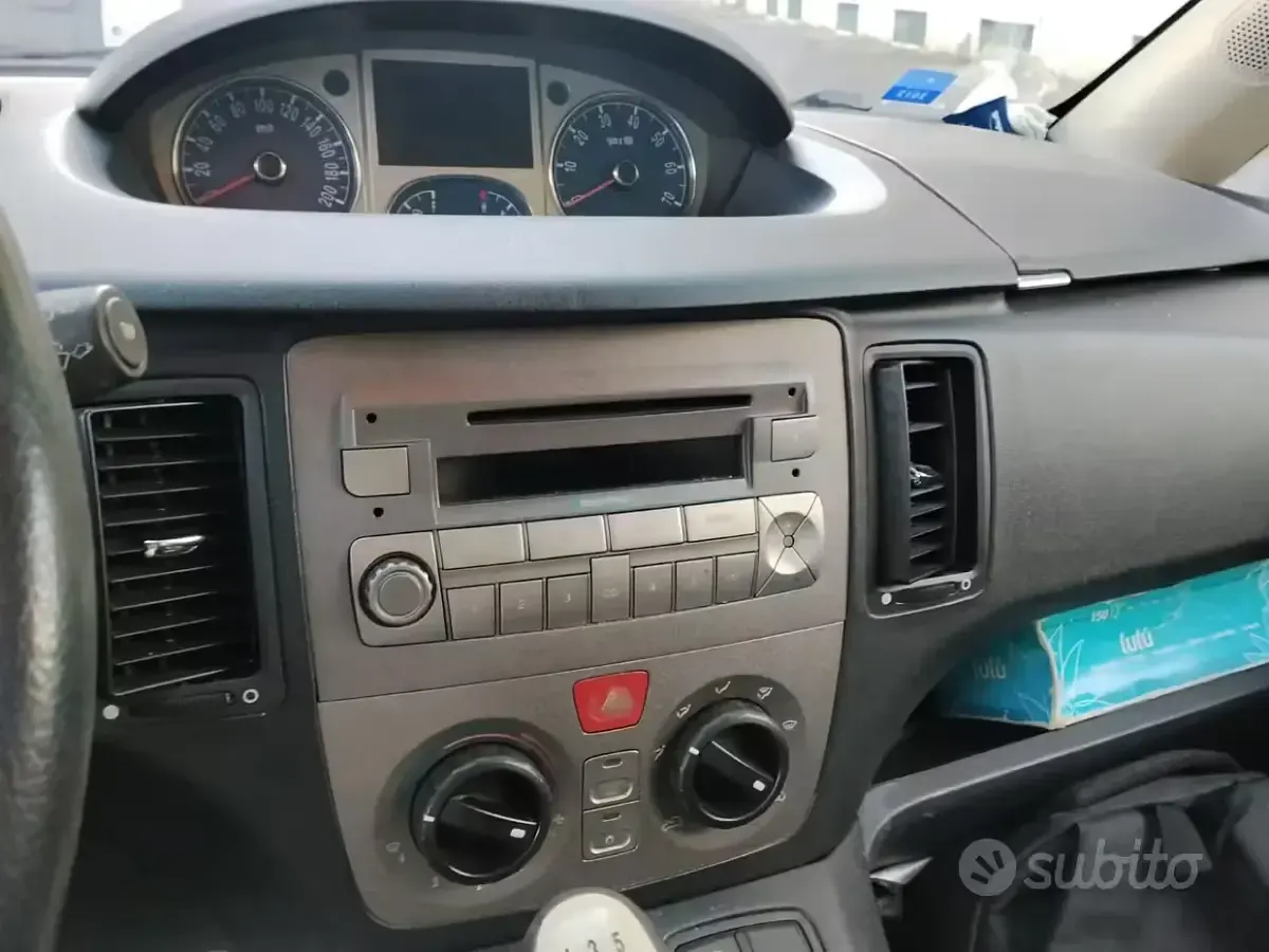 Usata Lancia Musa 2008 Grigio Monovolume