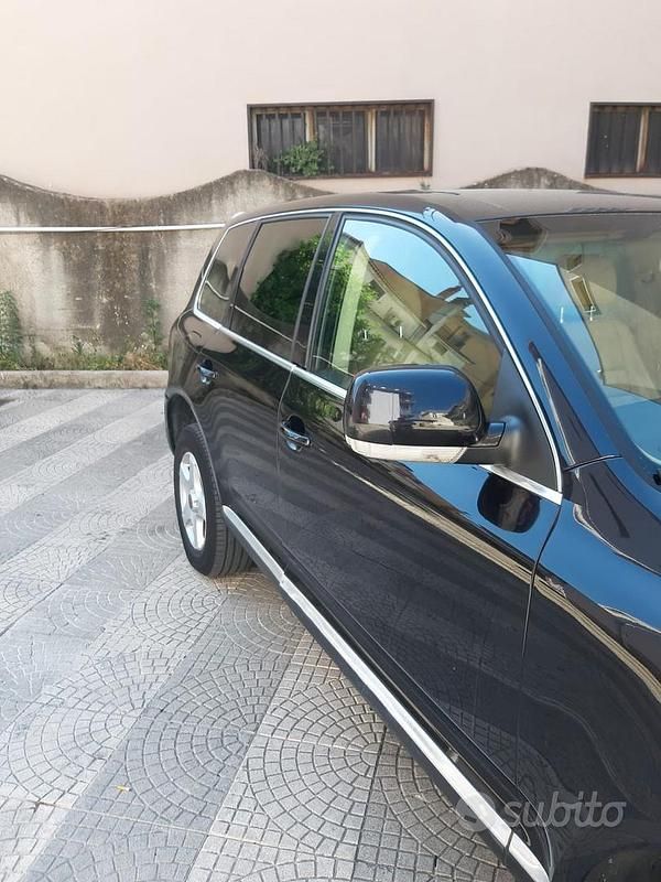 Usata VW Touareg 174 CV (127 kW) 2004 Nero SUV