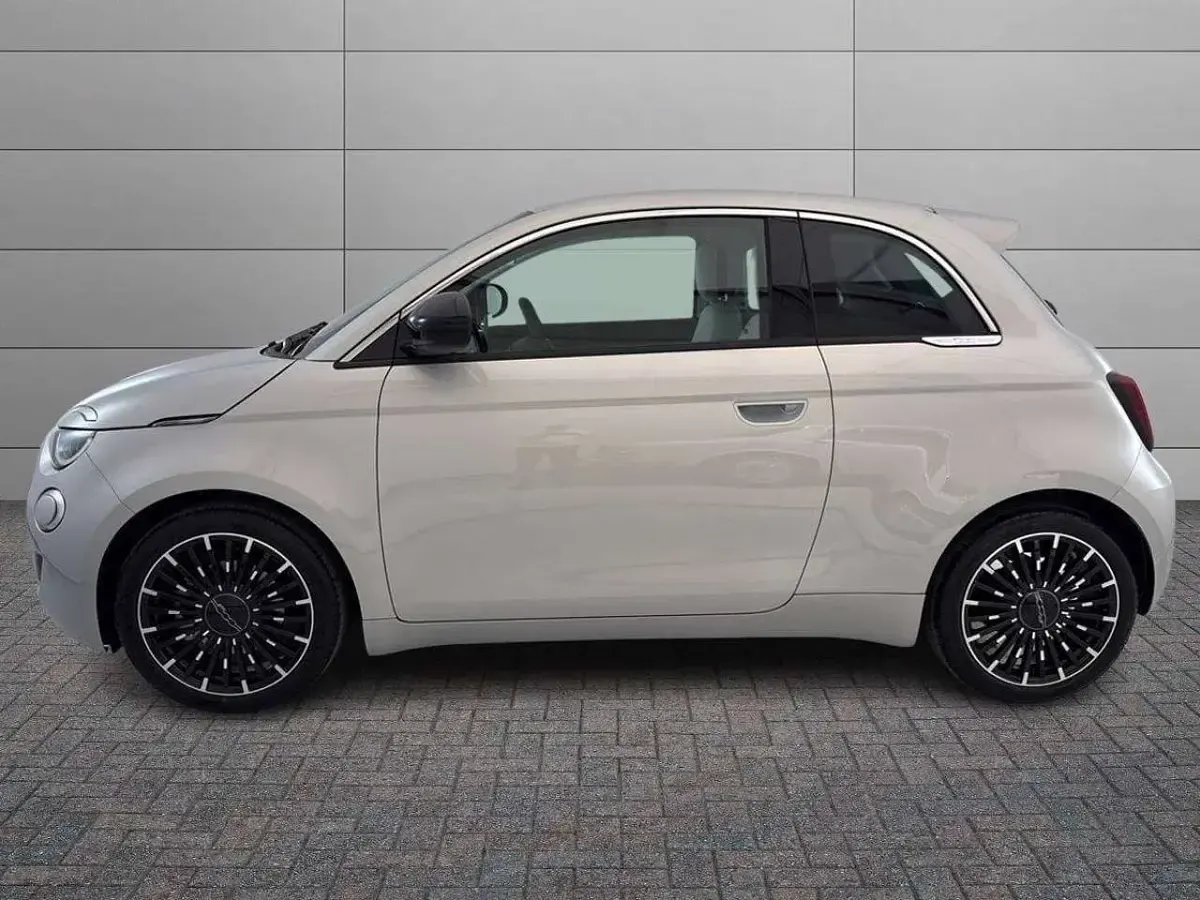 Nuova Fiat 500 Icon 65 CV (47 kW) 2026 Blu/azzurro Utilitaria