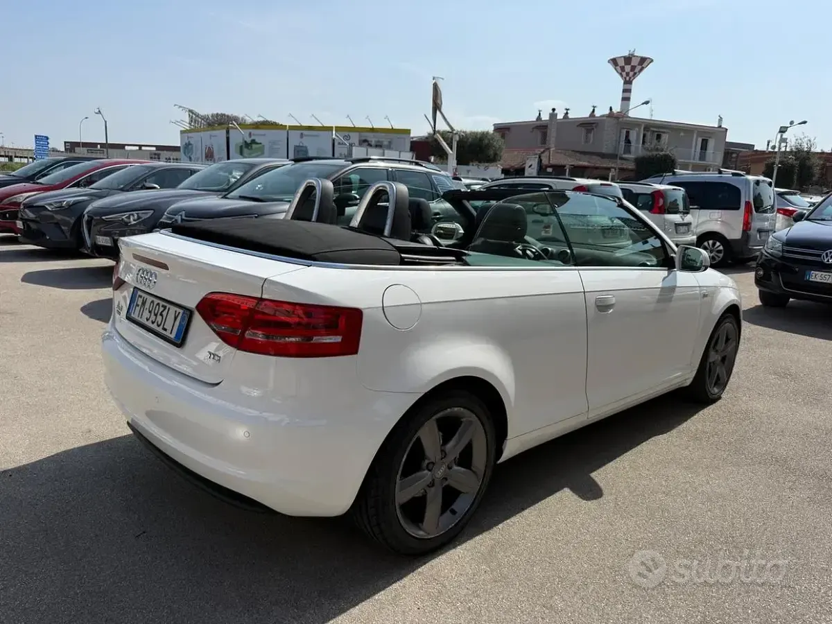 Usata Audi A3 Cabriolet S-Line 140 CV (102 kW) 2011 Bianco Cabrio