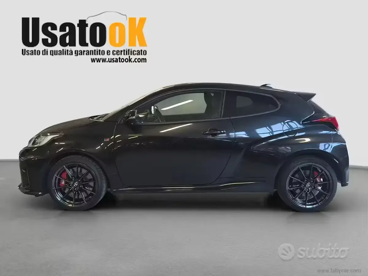 Usata Toyota Yaris 261 CV (191 kW) 2022 Nero Utilitaria