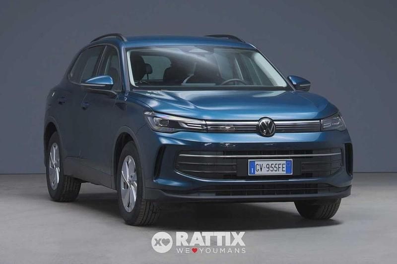 Verde Usata 2024 VW Tiguan Life SUV | 36.131 € (Cara) - Immagine 1/4